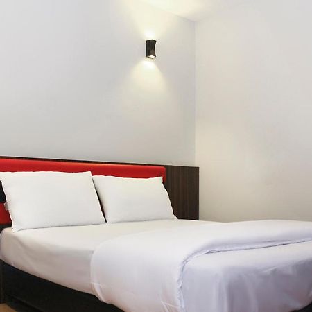 Oyo 90027 Happy Hotel Johor Bahru Eksteriør billede