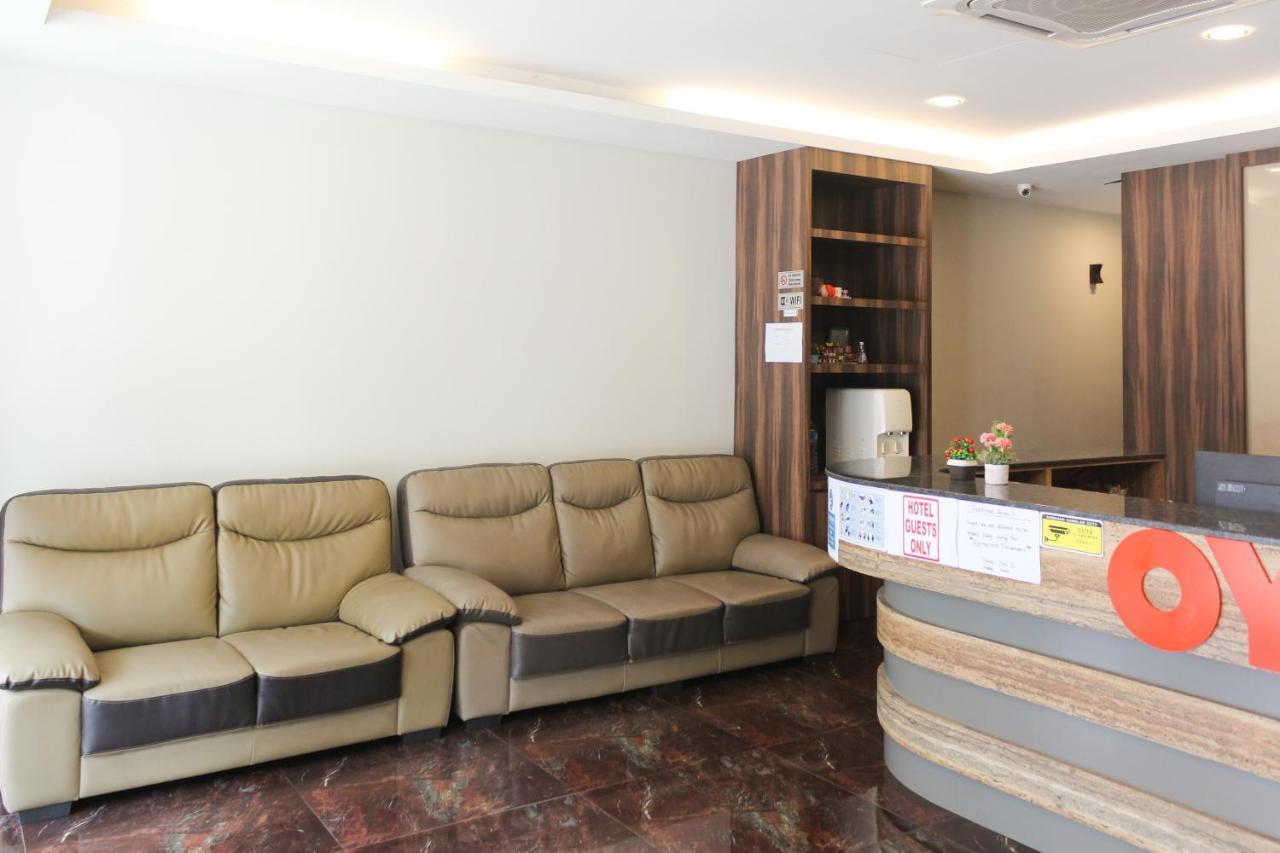 Oyo 90027 Happy Hotel Johor Bahru Eksteriør billede