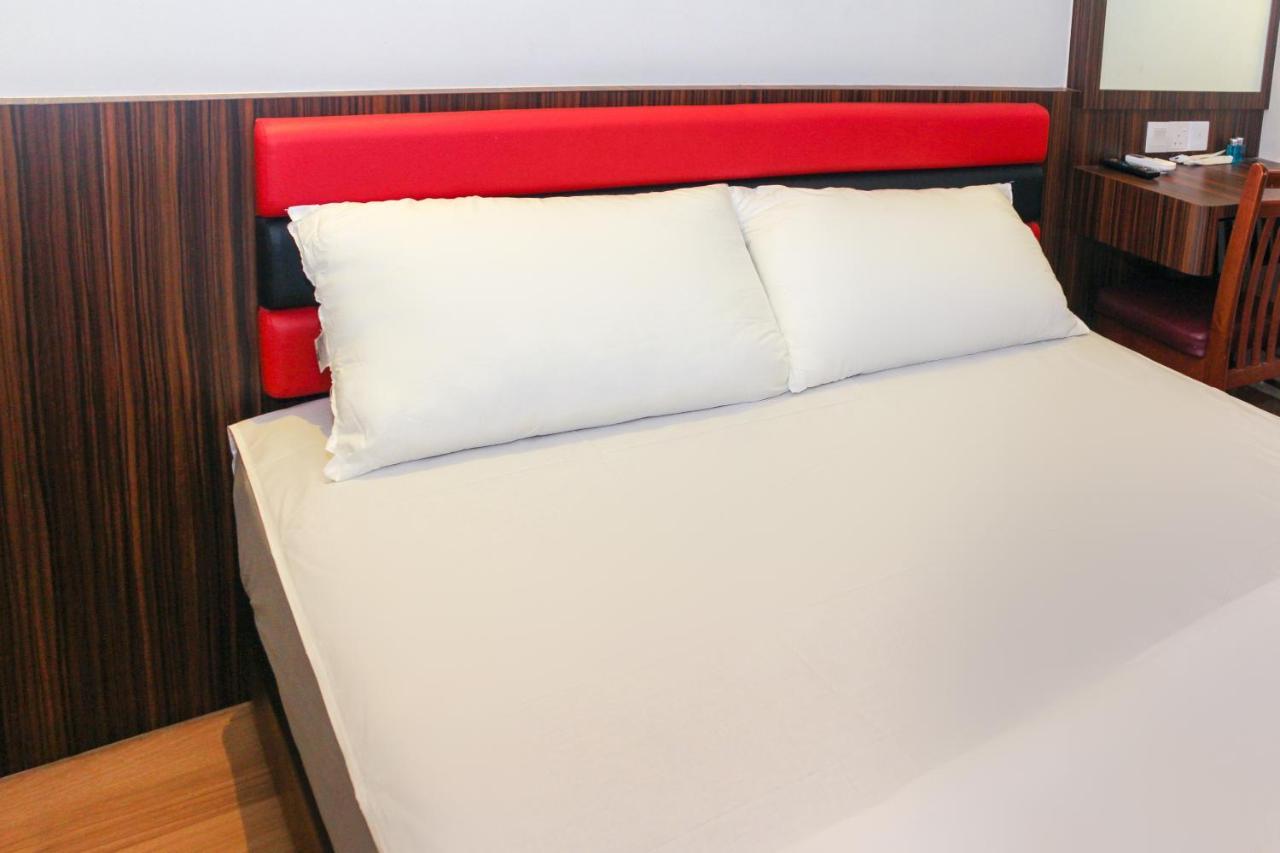Oyo 90027 Happy Hotel Johor Bahru Eksteriør billede