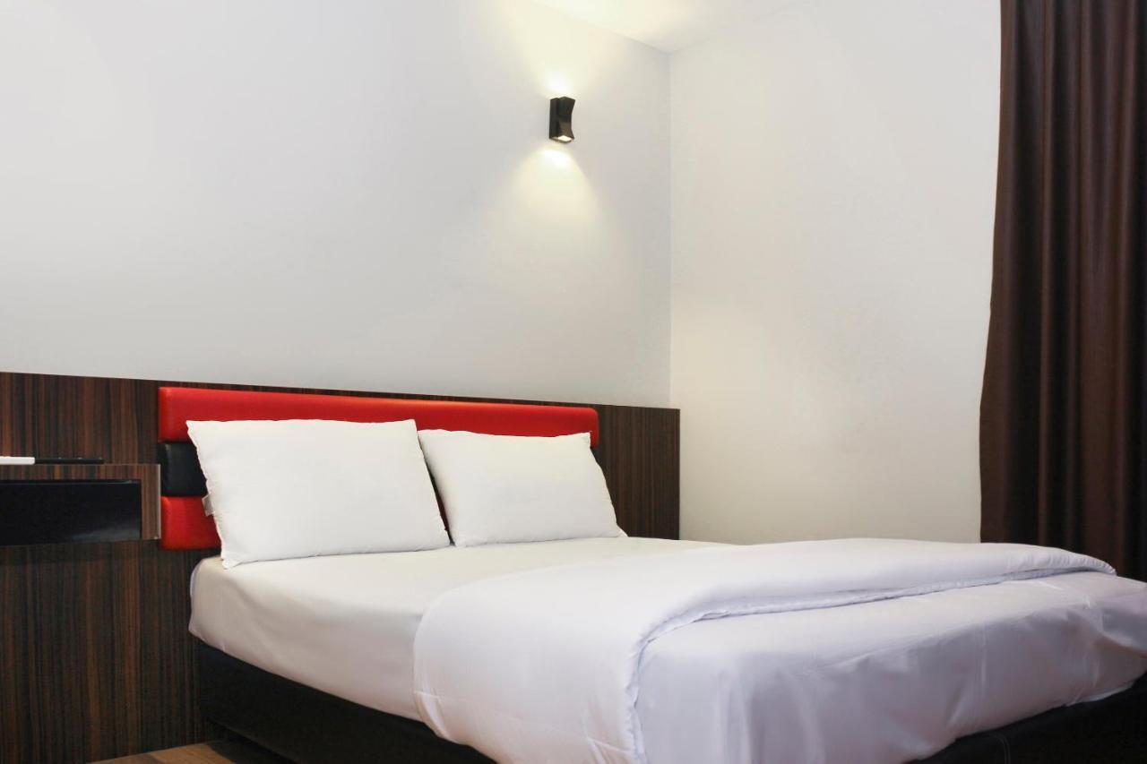 Oyo 90027 Happy Hotel Johor Bahru Eksteriør billede