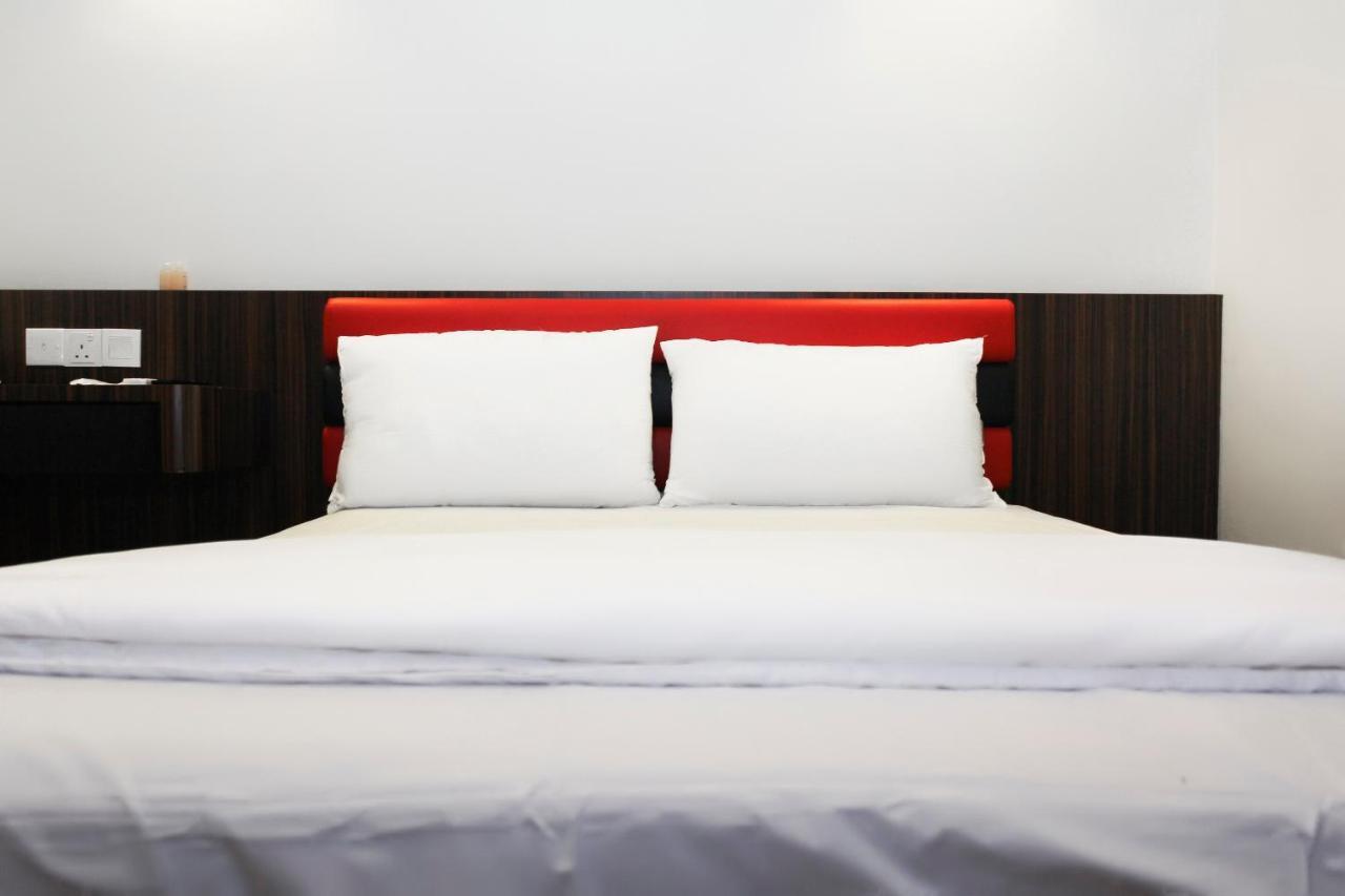 Oyo 90027 Happy Hotel Johor Bahru Eksteriør billede