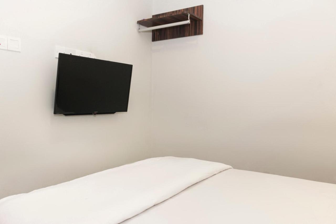 Oyo 90027 Happy Hotel Johor Bahru Eksteriør billede
