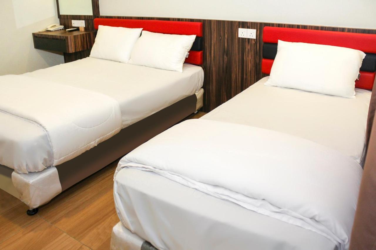 Oyo 90027 Happy Hotel Johor Bahru Eksteriør billede