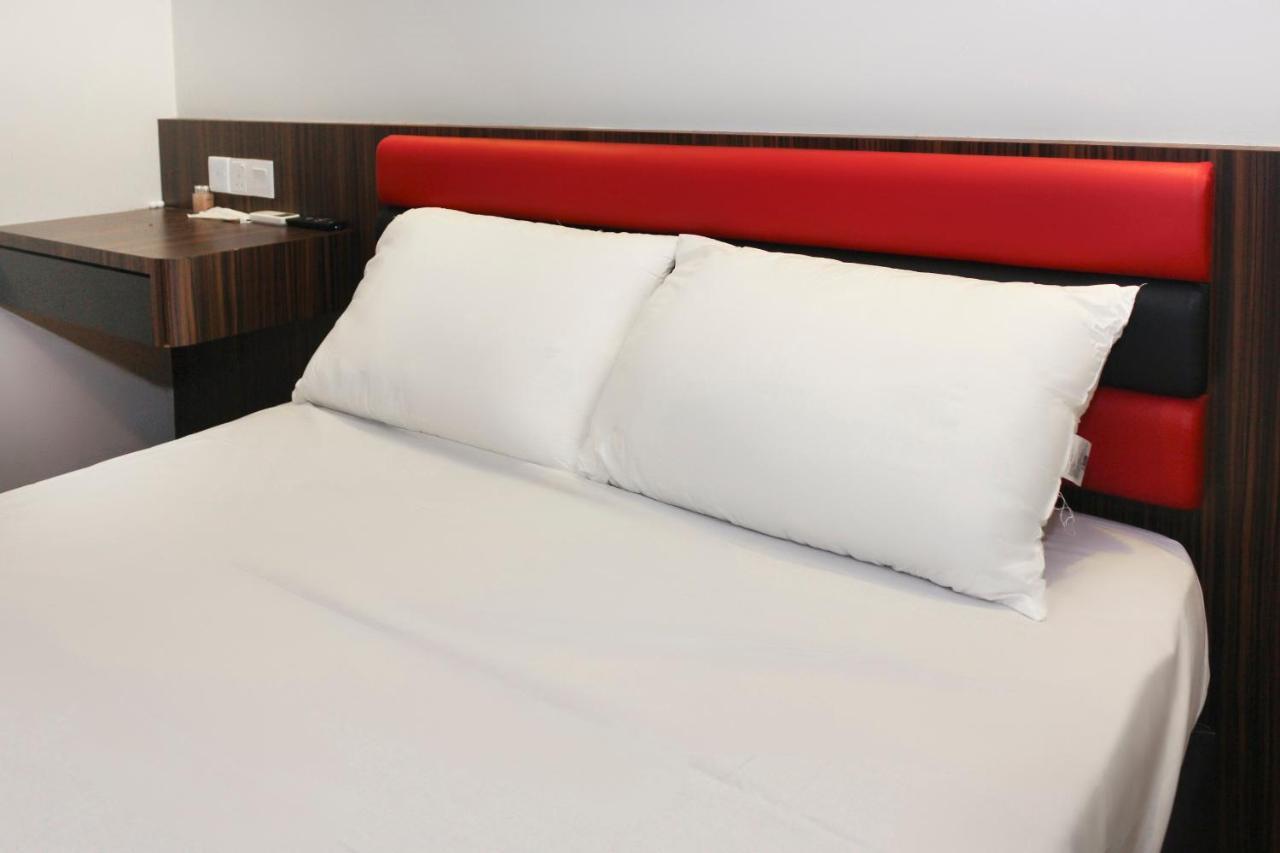 Oyo 90027 Happy Hotel Johor Bahru Eksteriør billede