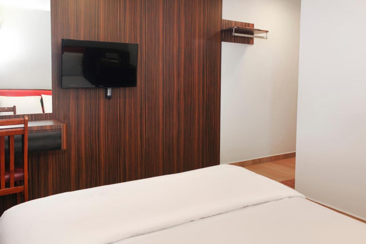 Oyo 90027 Happy Hotel Johor Bahru Eksteriør billede