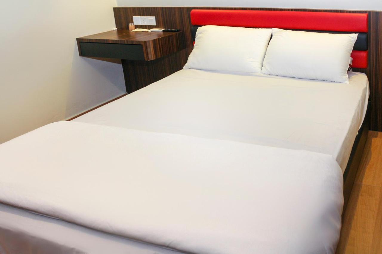 Oyo 90027 Happy Hotel Johor Bahru Eksteriør billede