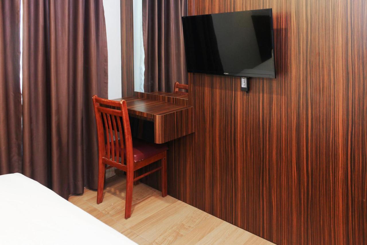 Oyo 90027 Happy Hotel Johor Bahru Eksteriør billede