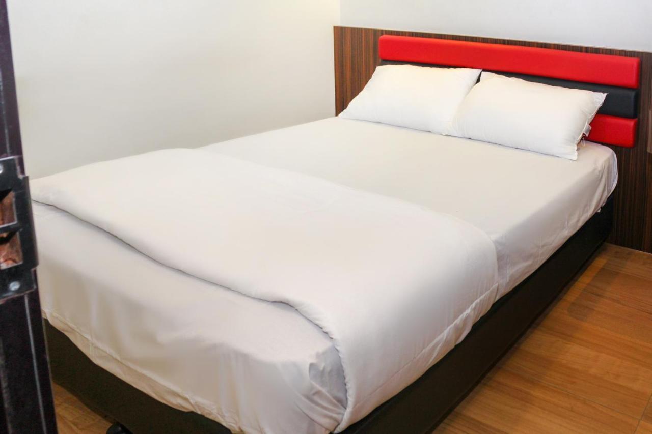 Oyo 90027 Happy Hotel Johor Bahru Eksteriør billede